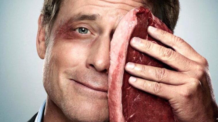 Placer un steak cru sur un œil au beurre noir n'est jamais une bonne idée : quels sont les risques 1 RAKE | Une affiche de Rake, série télévisée avec l'acteur Greg Kinnear