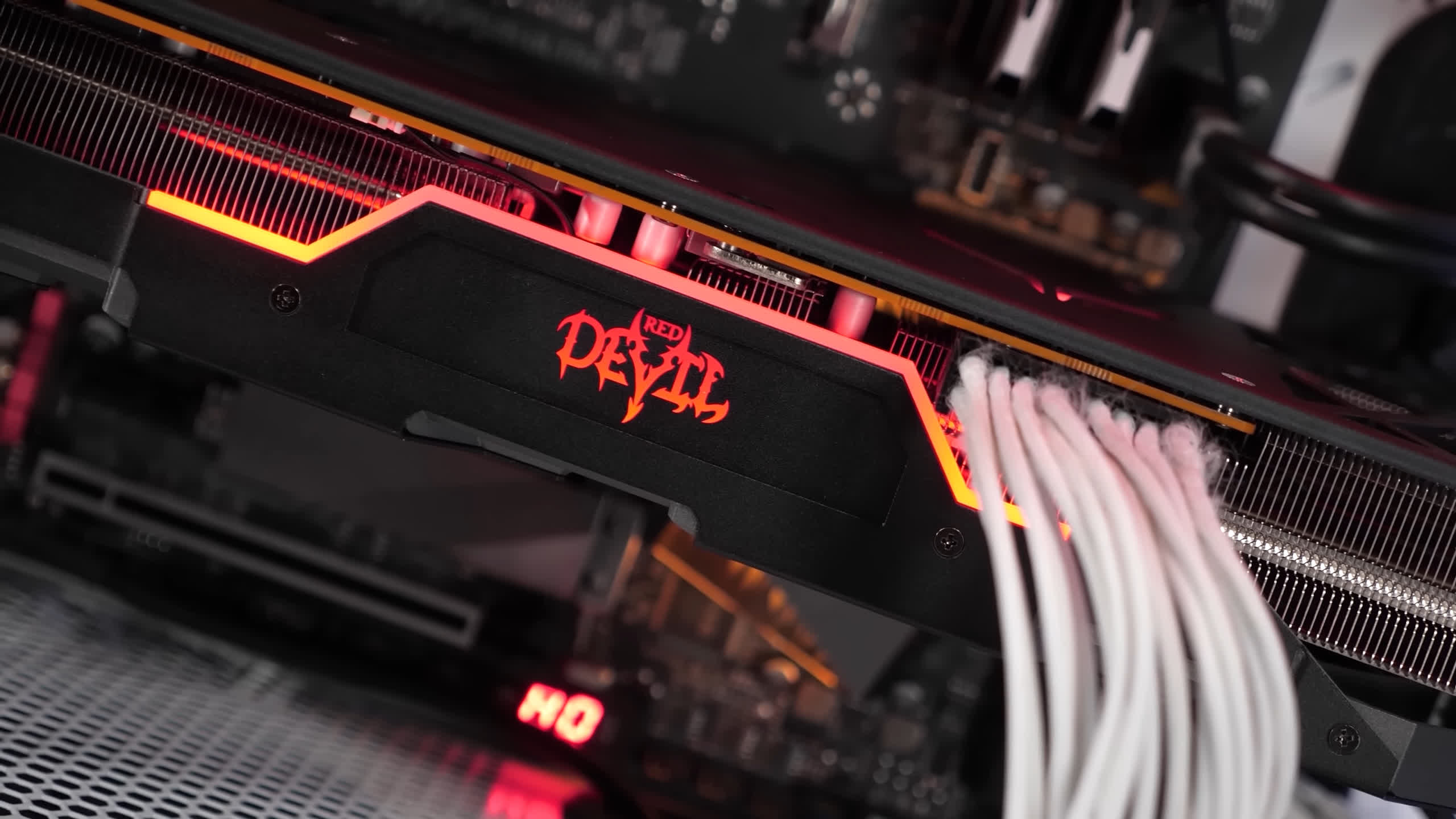 AMD Radeon RX 5700 XT : comment se compare-t-elle au 7700 XT ? 2 Revisite de lAMD Radeon RX 5700 XT comment se
