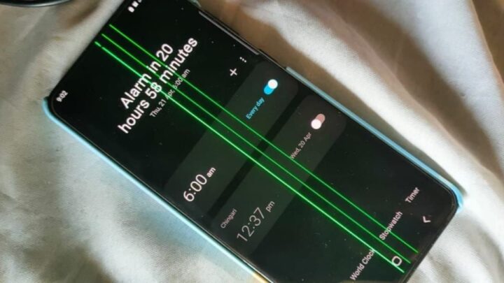 Samsung remplacera gratuitement l'écran des appareils Galaxy présentant le problème de lignes vertes 2 Ligne verte sur les smartphones Galaxy de Samsung