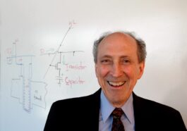 Robert Dennard, inventeur de la DRAM et pionnier de la mise à l'échelle des semi-conducteurs, décède à 91 ans 41 Robert Dennard, inventor of DRAM and pioneer of semiconductor scaling, dies at 91