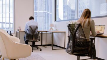 Dell va mettre en œuvre "code de couleurs" système pour catégoriser la présence des travailleurs au bureau 1 Dell to implement color-coding system to categorize hybrid workers