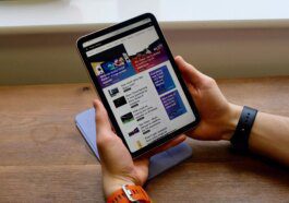Control your iPhone and iPad using your eyes and voice with Apple