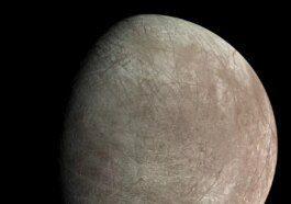 Les images Juno de la NASA montre un déplacement de la coquille de glace au-dessus de l'océan souterrain d'Europe 20 NASA