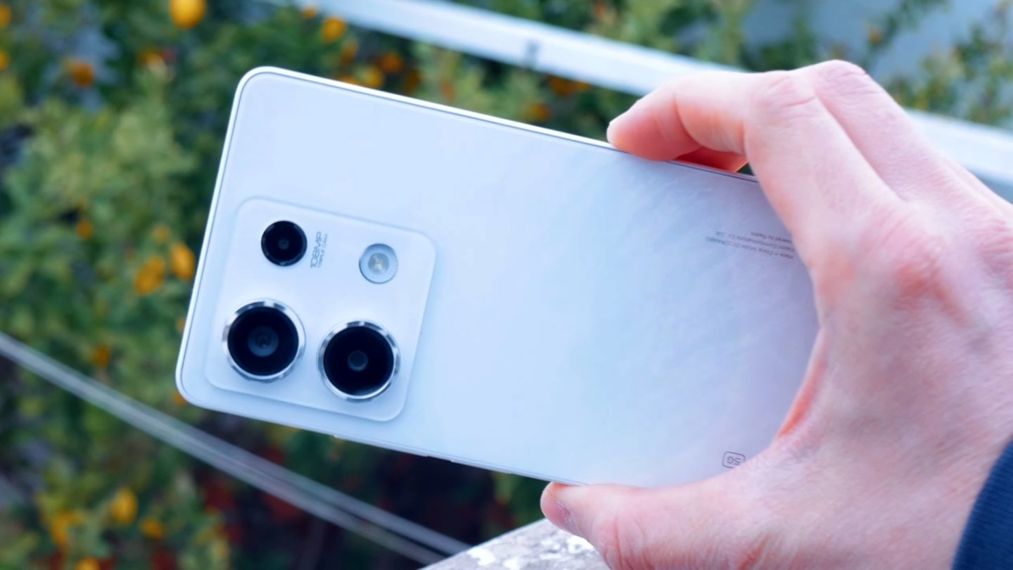 realme 12 vs Redmi Note 13 5G: comparatif et quel est le meilleur milieu de gamme pas cher avec 5G 5 Caméras du Redmi Note 13 5G en blanc