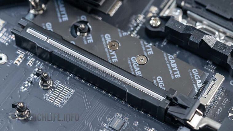 La carte mère compatible Zen 5 de Gigabyte prend en charge les cartes graphiques pesant jusqu'à 58 kilos 1 Gigabyte