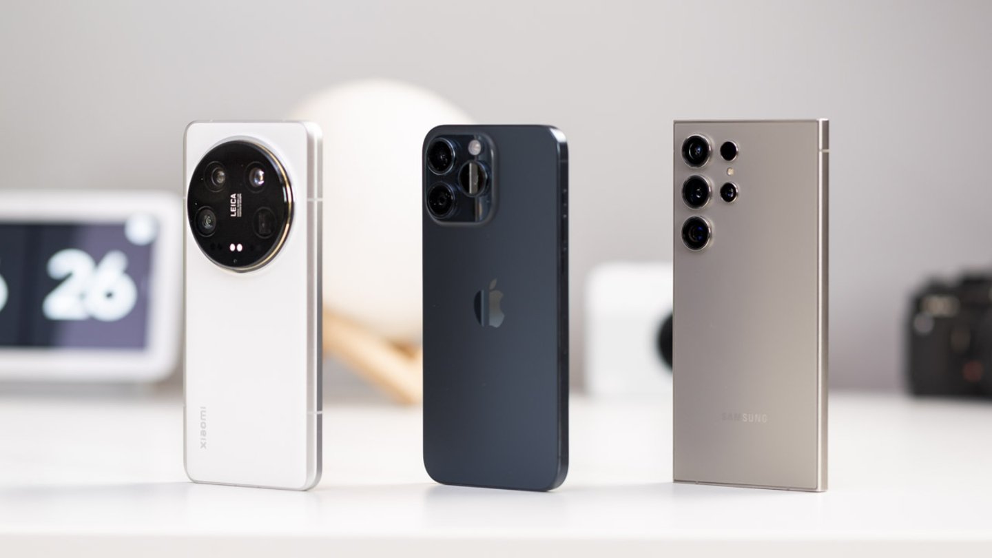 Samsung Galaxy S24 Ultra vs iPhone 15 Pro Max vs Xiaomi 14 Ultra: Comparatif, quel est le meilleur haut de gamme 2024 4 xiaomi-vs-iphone-samsung