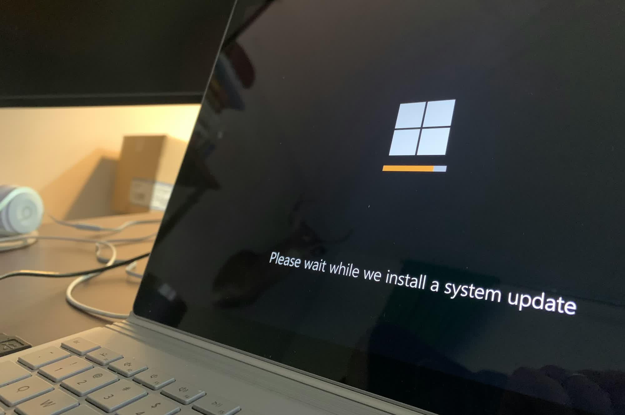 De faux écrans de mise à jour du système d'exploitation permettent aux procrastinateurs d'acheter du temps de pause supplémentaire 19 Fake OS update screens let procrastinators buy extra break time