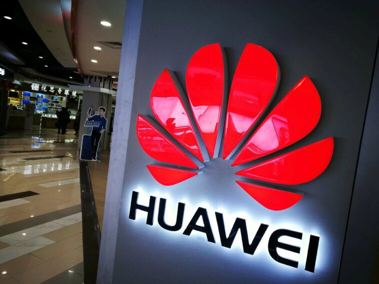 Huawei, placé sur la liste noire, finance secrètement un concours de recherche universitaire d'un million de dollars 1 Blacklisted Huawei secretly funds million-dollar college research competition