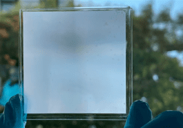 Ils ont inventé un verre capable de refroidir les pièces. Cela pourrait être la solution définitive face à la climatisation