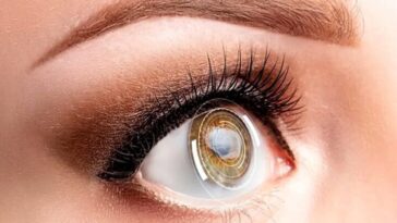 Implant, qui fonctionne comme un "panneau solaire dans l'œil", promet de restaurer la vision 29 Illustration d'une lentille d'implant oculaire fonctionnant comme un panneau solaire
