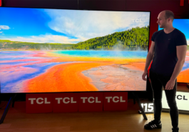 J'ai testé une gigantesque télévision de trois mètres de diagonale. Maintenant je ne suis pas très sûr de quoi faire avec la mienne 33 J'ai essayé une télévision gigantesque de trois mètres de diagonale. Maintenant, je ne suis pas très sûr de ce que je vais faire avec la mienne
