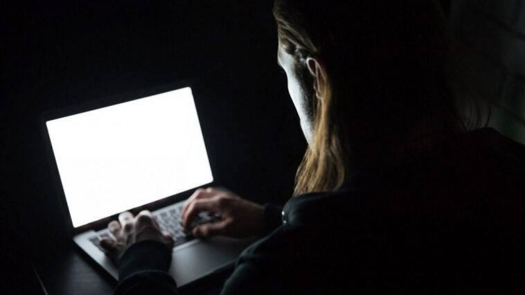 L'alerte de Téléphone Azzurro: l'intelligence artificielle fait exploser les abus sur les mineurs 1 Image