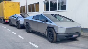 Les douanes empêchent l'entrée clandestine de deux Tesla Cybertrucks en Russie 6 Customs stop two Tesla Cybertrucks being smuggled into Russia