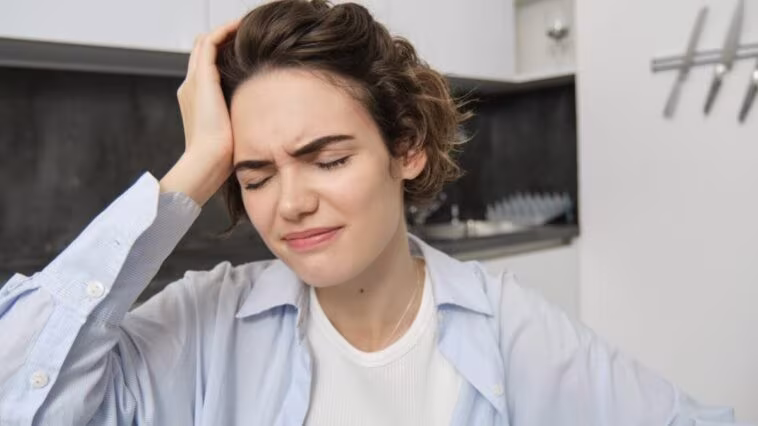 Qu'est-ce que la céphalée en grappes : symptômes, causes et pourquoi ce n'est pas un mal de tête commun 1 Immagine