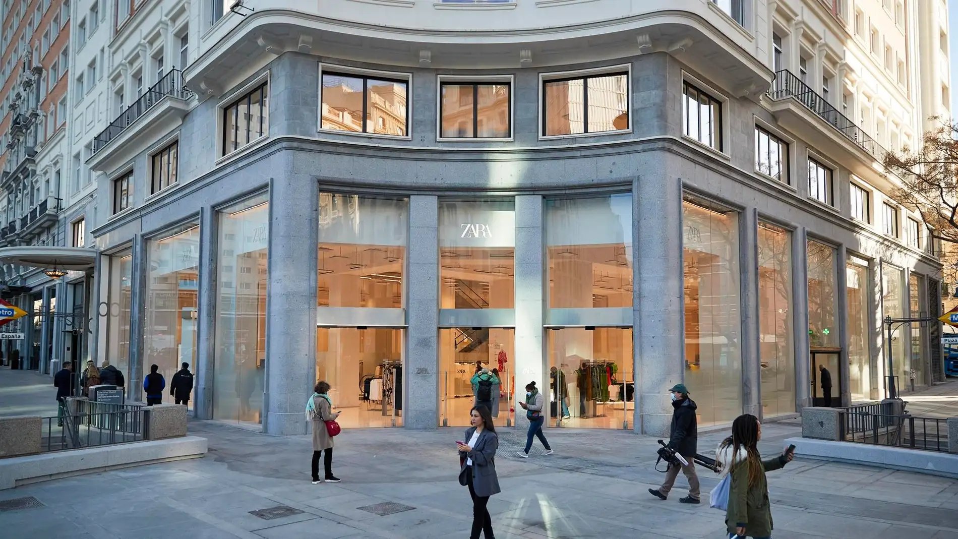 Qu'est-ce que le Pay&Go de Zara et comment fonctionne-t-il exactement 6 Magasin Zara à la Plaza de España à Madrid
