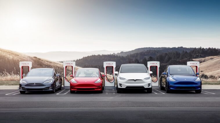 Tesla licencie des équipes entières de Supercharger et de véhicules neufs, des semaines après les précédentes suppressions 1 Tesla lays off entire Supercharger and new vehicles teams, weeks after previous cuts