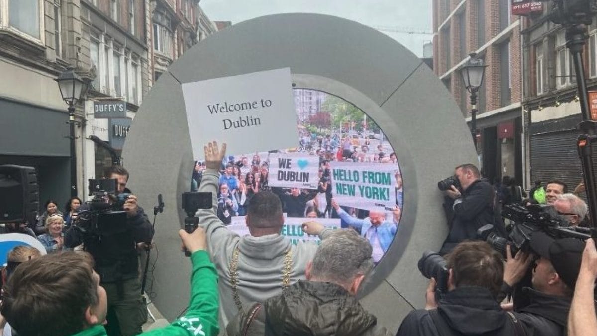 Un portail virtuel a été ouvert entre Dublin et New York: ça s'est très mal terminé 2 Image