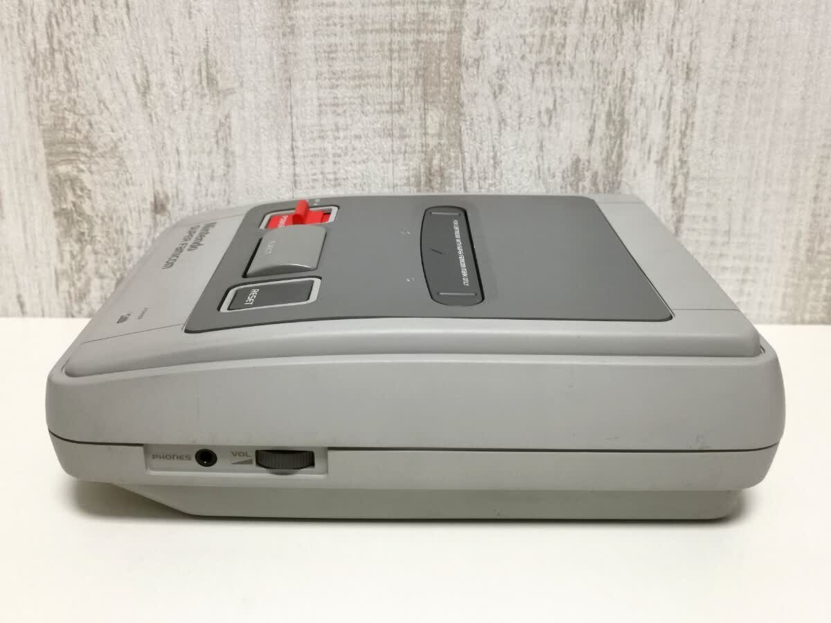 Un prototype rare de Super Famicom atteint 40 000 $ aux enchères 2 Un prototype rare de Super Famicom atteint une enchere de