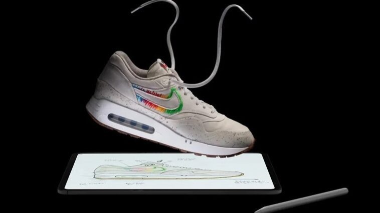 Voici les incroyables chaussures que Tim Cook portait lors de l'événement Let Loose. 1 Voici les incroyables baskets que Tim Cook a portées lors de l'événement Let Loose