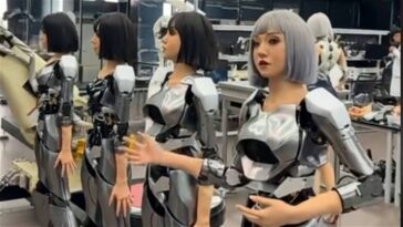 Ceci est l'usine des horreurs en Chine. La clé réside dans ses étranges robots humanoïdes