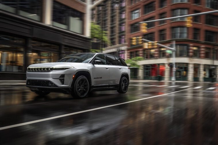 Le premier véhicule électrique de Jeep est le Wagoneer S à 72 000 $ : autonomie de 482 km, 600 chevaux 1 Jeep