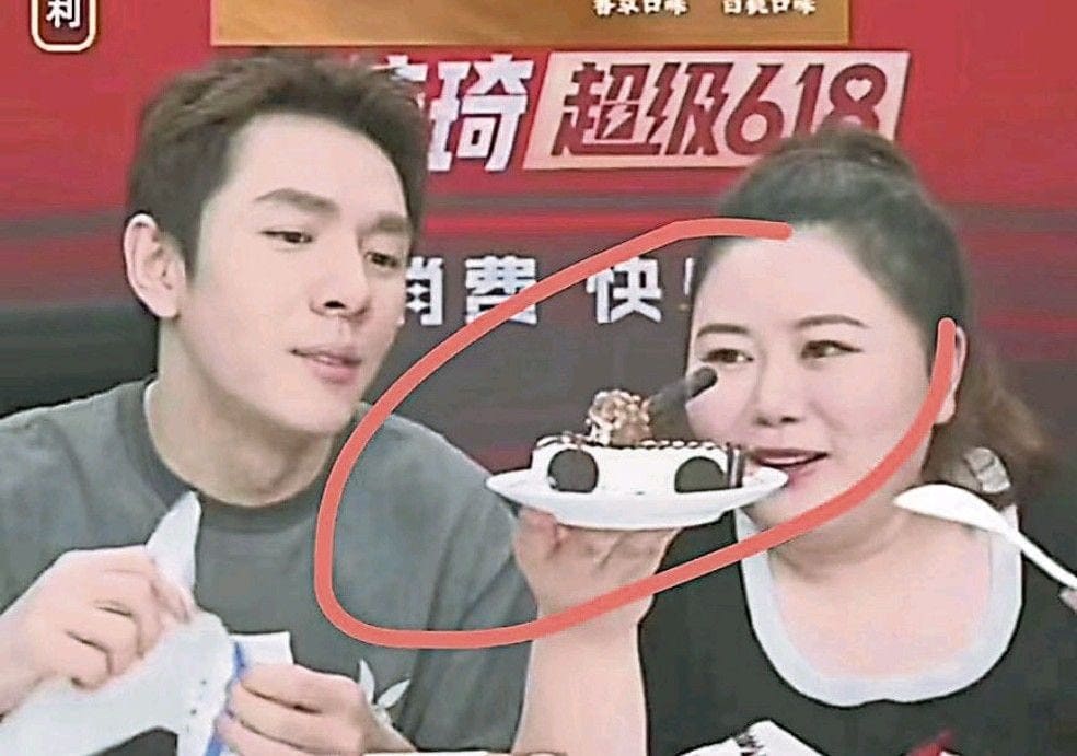 En Chine, voici la façon de contourner la censure sociale 3 LUCREZIA GOLDIN | Un frame dal video di Li Jiaqi