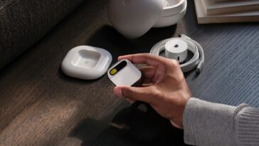 Encore des problèmes pour Humane boîtier de chargement Ai Pin présente un risque d'incendie 12 More problems for Humane as it warns Ai Pin users the charging case poses fire risk