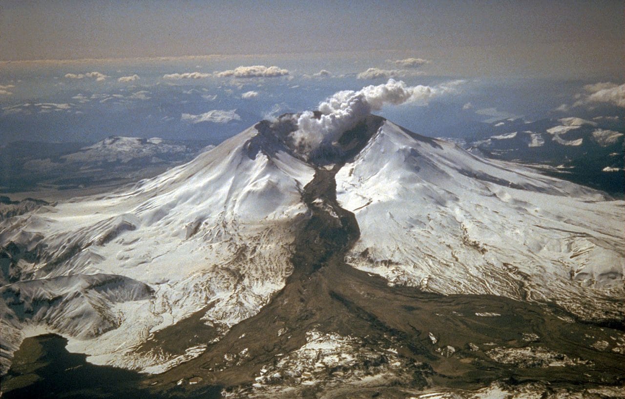 Un lahar sul fianco del Monte Sant'Elena. Credit: Tom Casadevall, USGS
