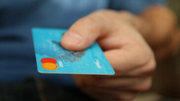 Les sites de ventes luttent contre les escroqueries aux cartes-cadeaux grâce à l’éducation et à la technologie 23 Retailers fight back against gift card scams with education, technology