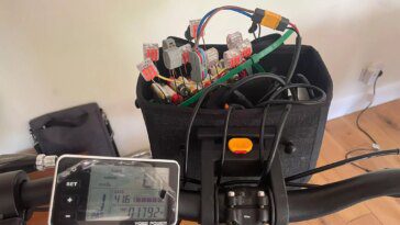 Batteries de vape recyclées utilisées pour recharger un téléphone et un vélo électrique 2 Recycled vape batteries used to charge phone, e-bike