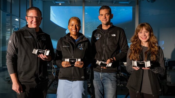 Les hommes semblent être plus affectés par les vols spatiaux que les femmes, selon une étude 3 L'équipage de la mission Inspiration4, de gauche à droite : Chris Sembroski, Sian Proctor, Jared Isaacman et Haley Arseneaux. Crédits : Inspiration4