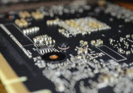 Une avancée majeure en matière de condensateurs pourrait ouvrir la voie à la microélectronique avec une densité de puissance 170 fois supérieure 44 Major capacitor breakthrough could usher microelectronics with 170 times higher power density