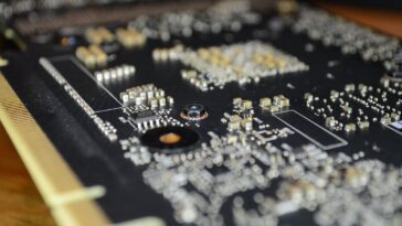 Major capacitor breakthrough could usher microelectronics with 170 times higher power density