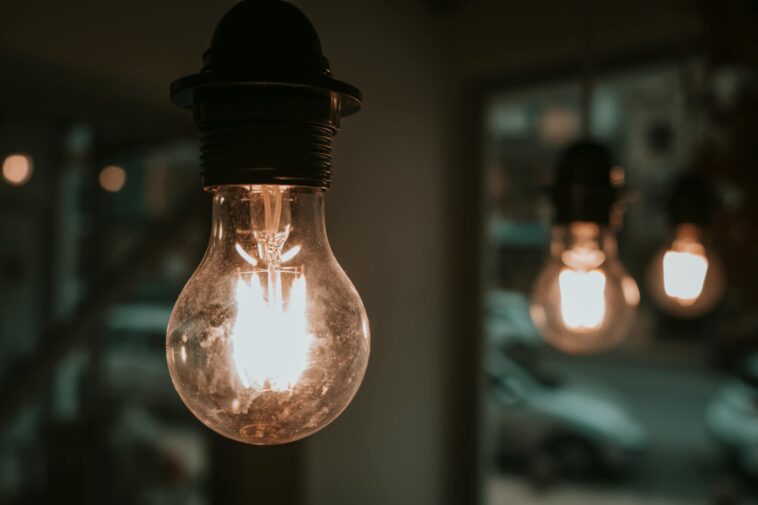 Un modèle d’IA économe en énergie pourrait changer la donne, avec une efficacité 50 fois supérieure sans impact sur les performances 1 Energy-efficient AI model could be a game changer, 50 times better efficiency with no performance hit