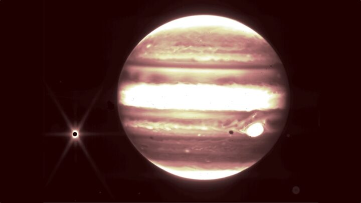 Astronomes intrigués par des formes étranges et brillantes captées dans l'atmosphère de Jupiter 4 1719781333 225 Astronomes intrigues par des formes etranges et brillantes captees dans