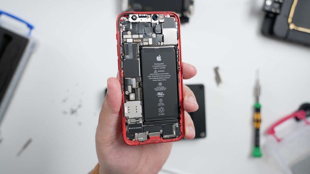 Apple développe de nouvelles façons de faciliter le remplacement des batteries de l'iPhone 2 Apple batteries changer iPhone