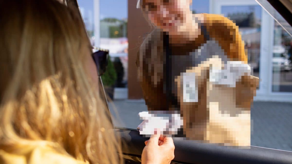 Clients forcés à manger 200 croquettes de poulet : McDonald's bloque l'expérience avec son IA 2 Image
