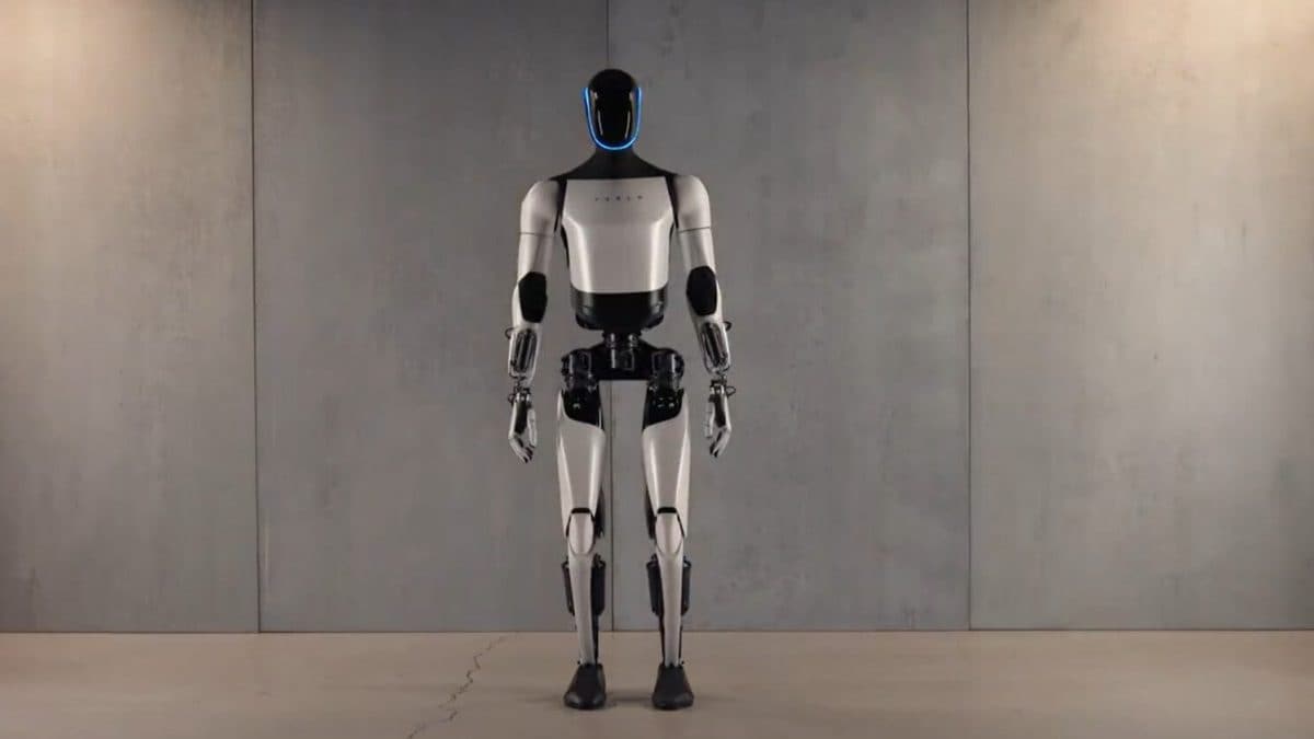 Dans les usines de Tesla, il y a deux robots qui travaillent de manière autonome : que font-ils 2 Image