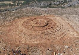 La mystérieuse et gigantesque structure circulaire découverte sur l'île de Crète. Crédit : Ministère de la Culture de Grèce