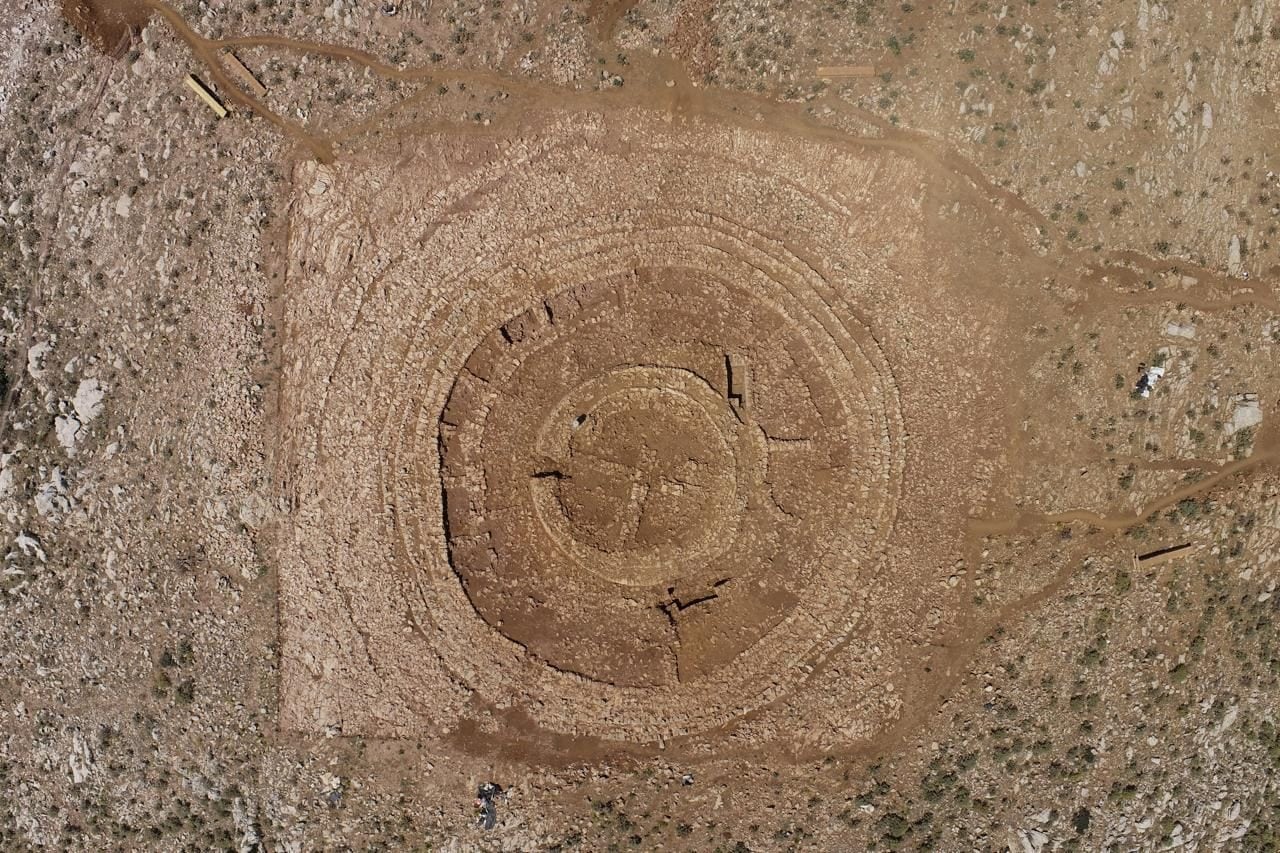 Énorme et mystérieuse structure circulaire émergée en Grèce lors de fouilles pour un aéroport: elle a 4000 ans 3 Crédit : Ministère de la Culture de Grèce