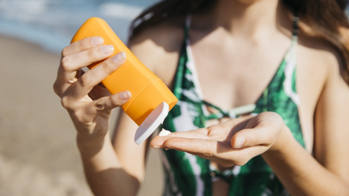 La crème solaire ne suffit pas si vous ne savez pas comment l'appliquer: ces erreurs augmentent le risque de mélanome 2 Immagine