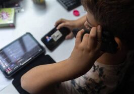 La nouvelle loi de protection de l'enfance obligera les marques de téléphones mobiles à inclure une application de contrôle parental