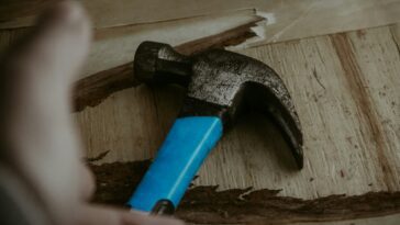 Online game feud escalates to real-world hammer attack