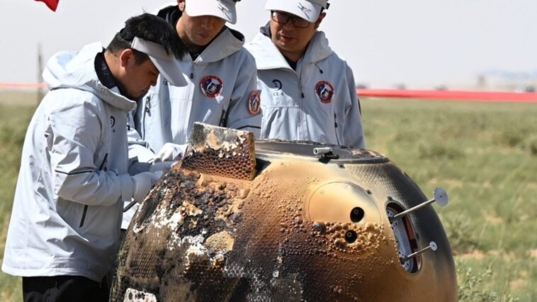 La sonde Chang'e est revenue sur Terre: qu'a-t-elle apporté du côté obscur de la Lune 1 @CNSAWatcher | Scienziati a lavoro sulla sonda Chang'e 6 appena rientrata sulla Terra