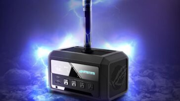 Lâchez le marteau sur les pannes de courant avec l'onduleur de jeu portable Mjolnir d'Asus 22 Drop the hammer on power outages with Asus