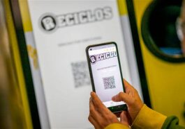 L'application qui vous récompense pour être une meilleure personne : recyclez et gagnez des prix avec RECICLOS
