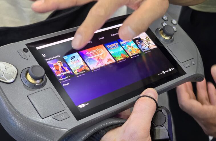 La console portable Zotac à des gâchettes réglables, des jogwheels et deux pavés tactiles 1 Zotac