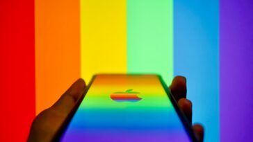 L’iPhone 16 Pro pourrait comporter les cadres les plus fins jamais vus sur un smartphone 1 iPhone 16 Pro could feature the thinnest bezels on a smartphone yet