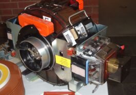 Quel était le poids du tout premier disque dur de 1 Go ? 14 Quel était le poids du tout premier disque dur de 1 Go ?