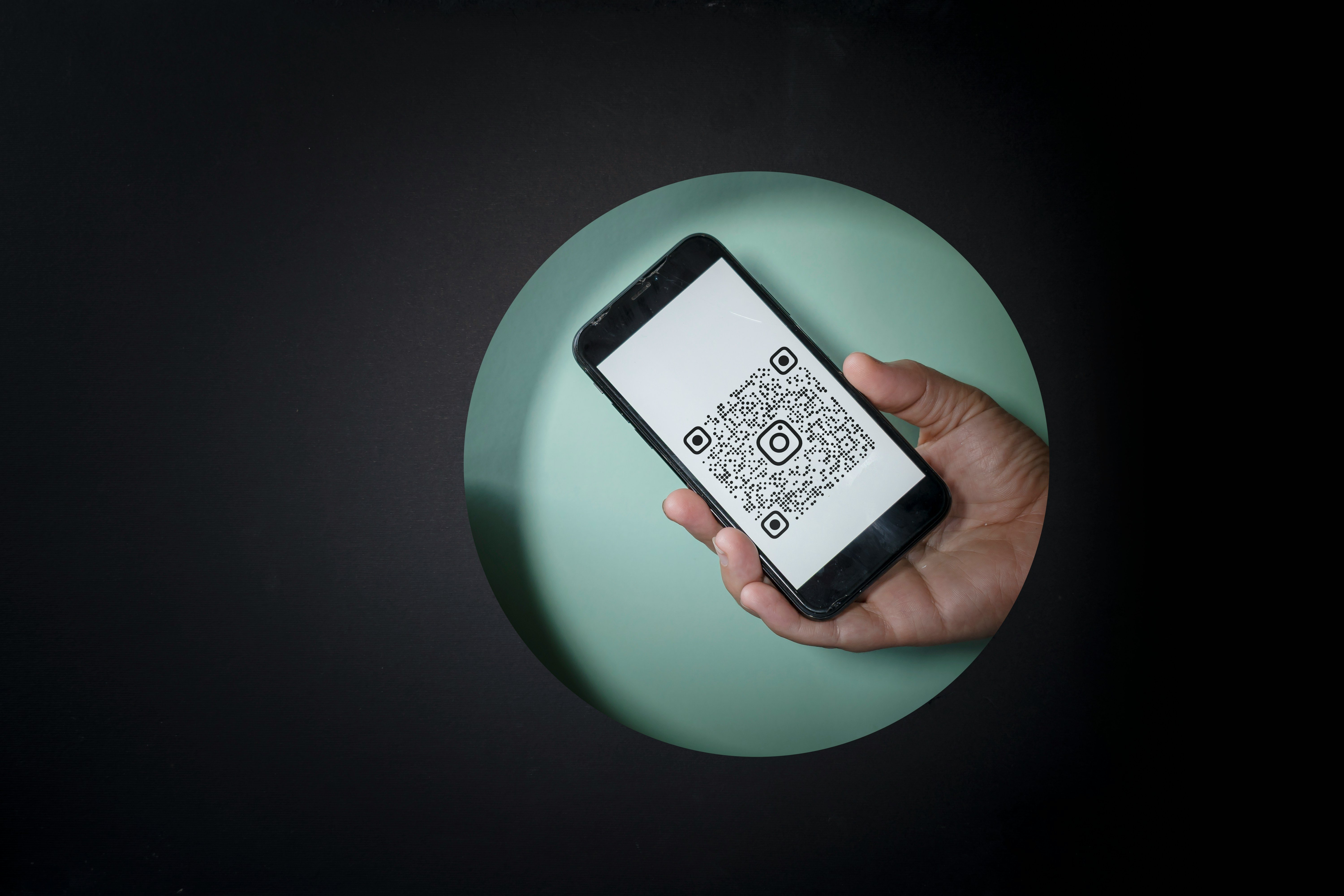 Quishing: c'est quoi et comment empêcher cette fraude aux codes QR 3 Code QR sur Instagram